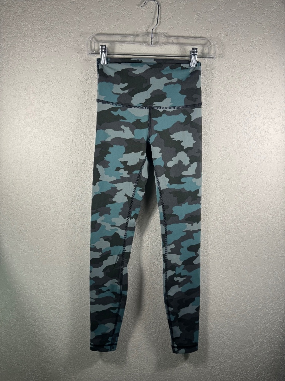 Lululemon High Rise Leggings Size 4 Blue Gray Camo